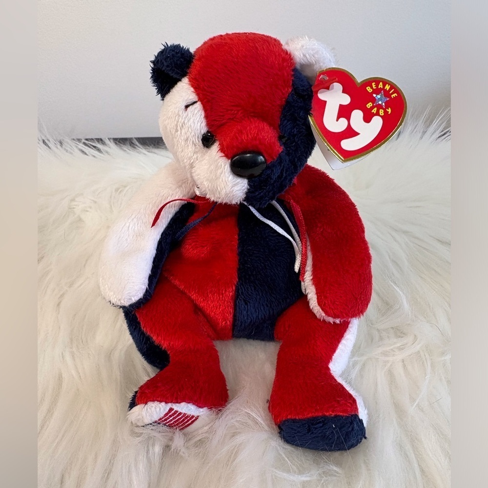Ty(76)Beanie Baby Patriotic Bear in Red, White, and Blue